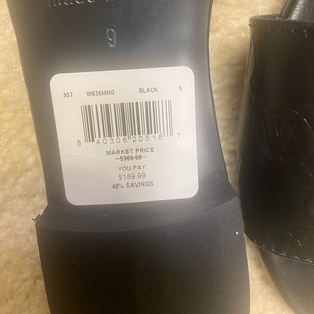 Black flats from Mario Valentino . Color black and size 39